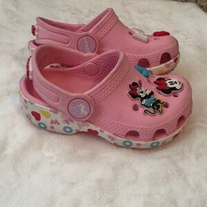 CROCS Kids Pink Sandals with Minnie Mouse Charm